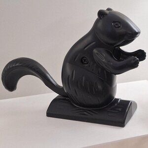 Squirrel Nutcracker Black Metal Vintage look